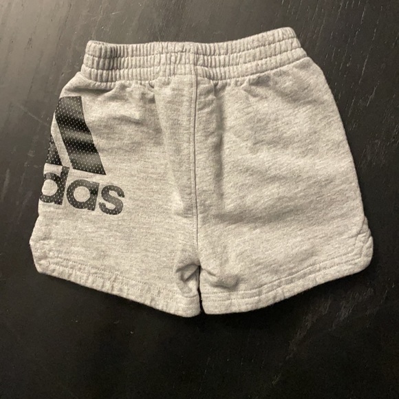 Adidas shorts size 6M - Picture 2 of 6